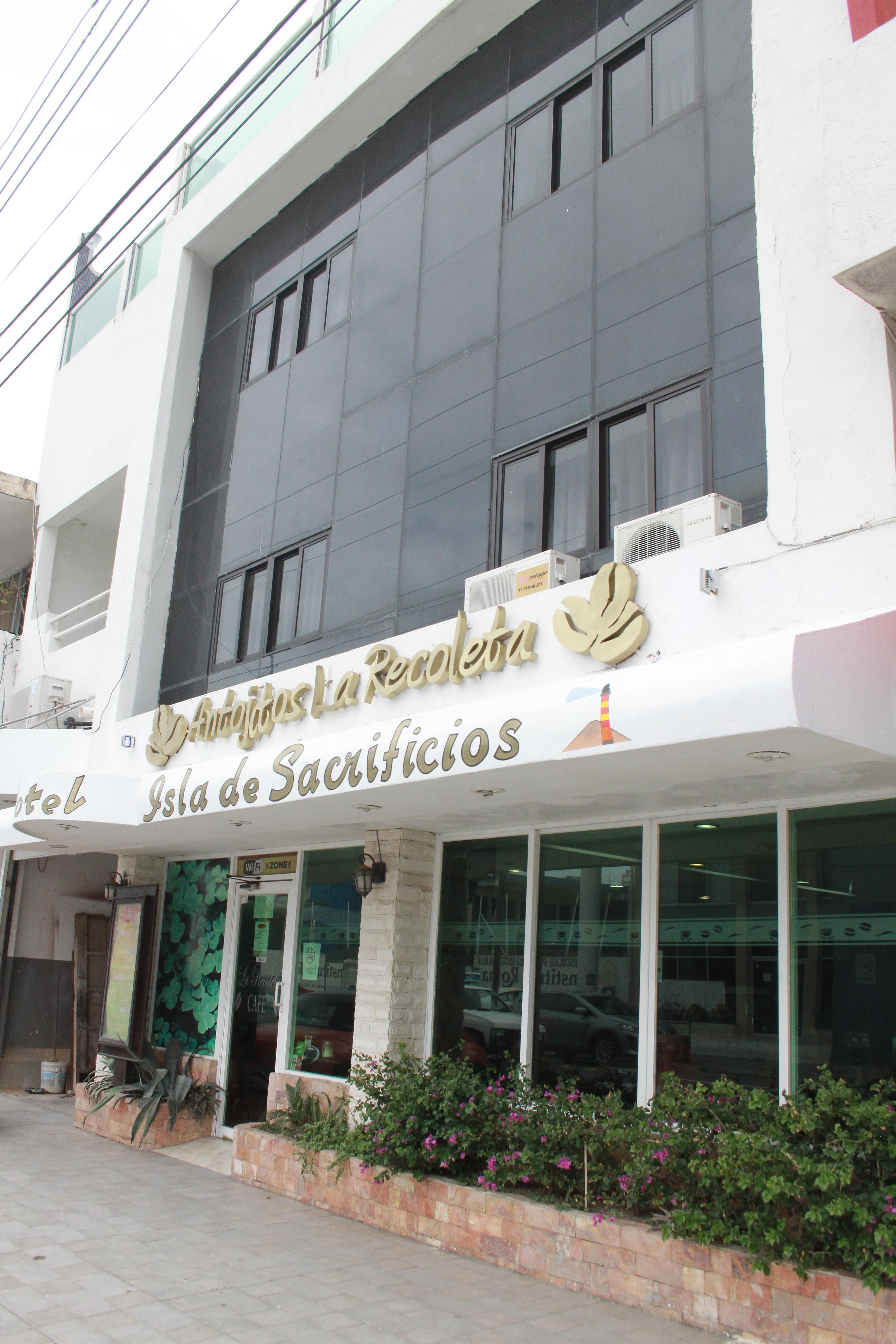 Isla De Sacrificio Hotel 2*
